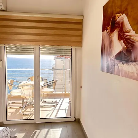Rose Sea View